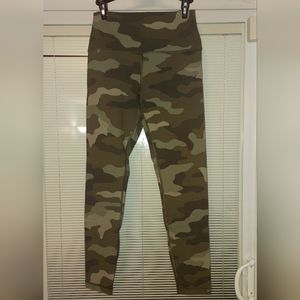 pink by Victoria secret camo active wear leggings size medium